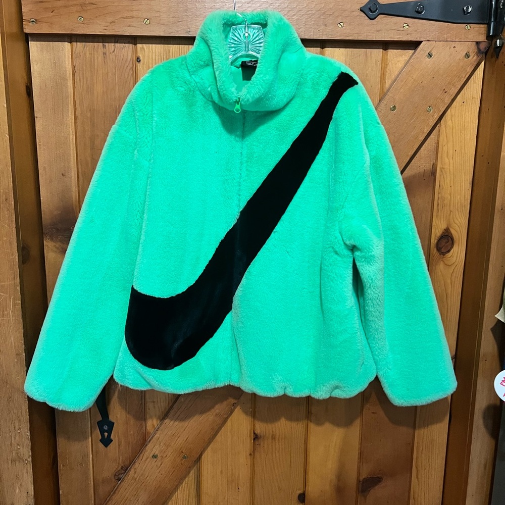 Nike Women Faux Fur Jacket 💚 Size M - Picture 3 of 6